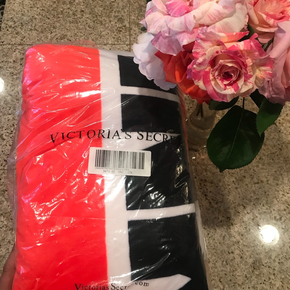 Hot pink Victoria’s Secret blanket